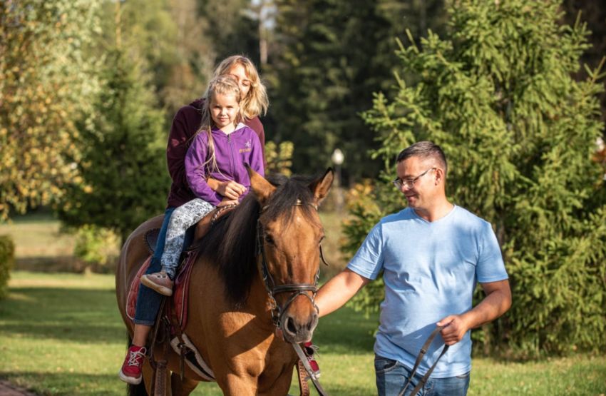 Катание на лошадях 