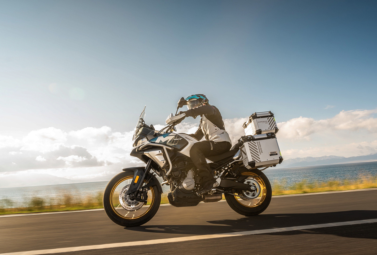 CFMOTO 700MT Advanced (ABS)