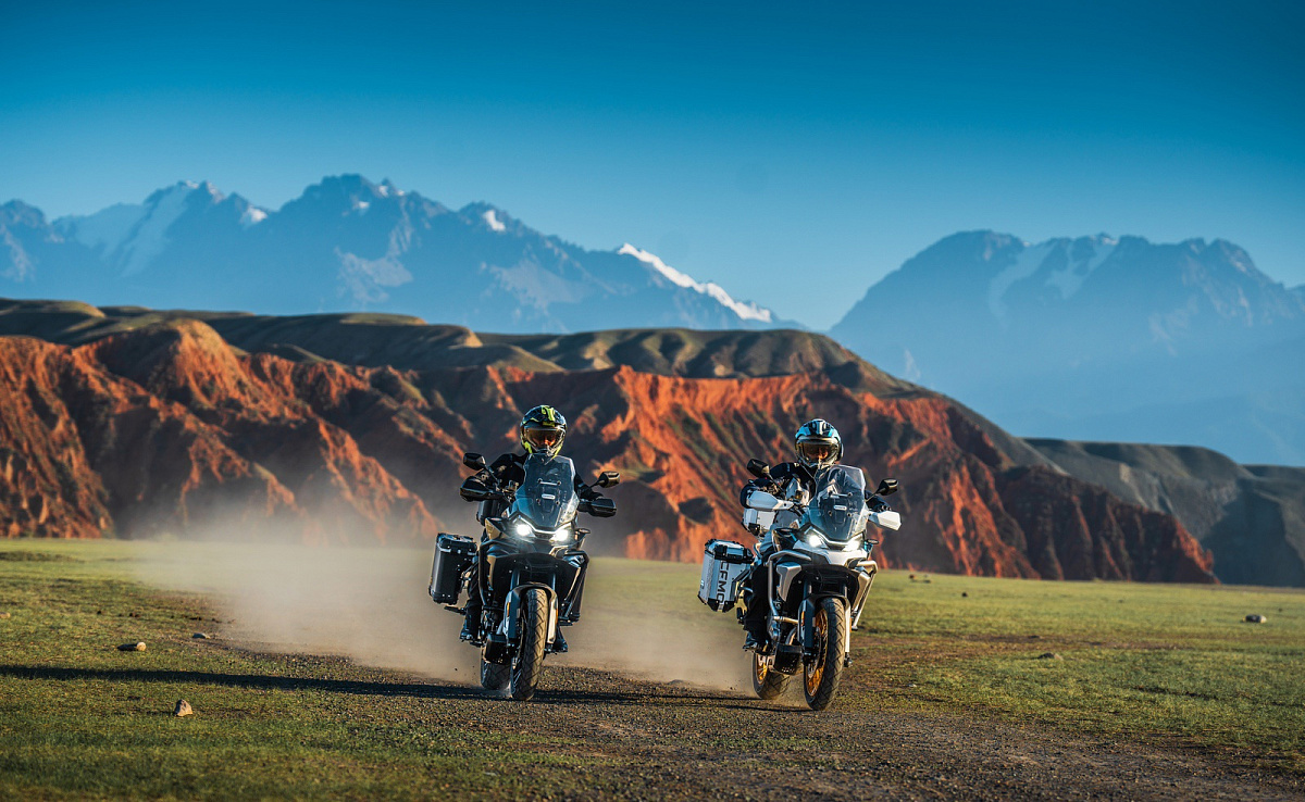 CFMOTO 700MT Advanced (ABS)