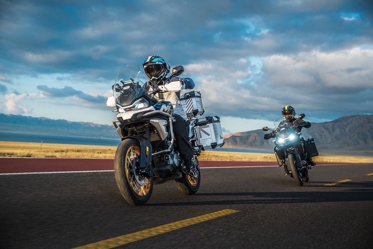 CFMOTO 700MT Advanced (ABS)