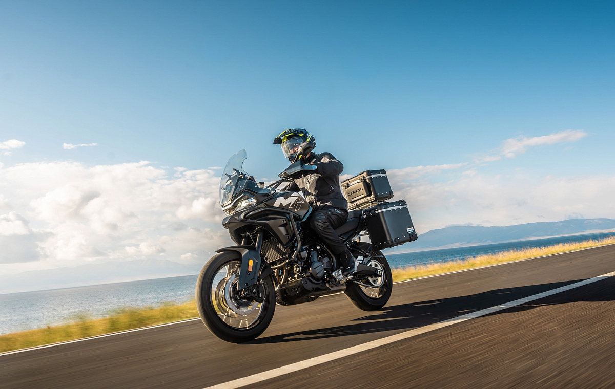 CFMOTO 700MT Advanced (ABS)