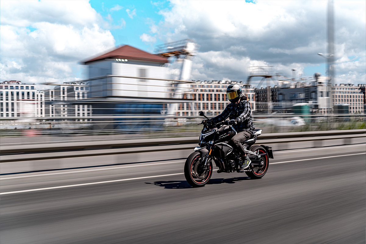 CFMOTO 800NK Advanced (ABS)