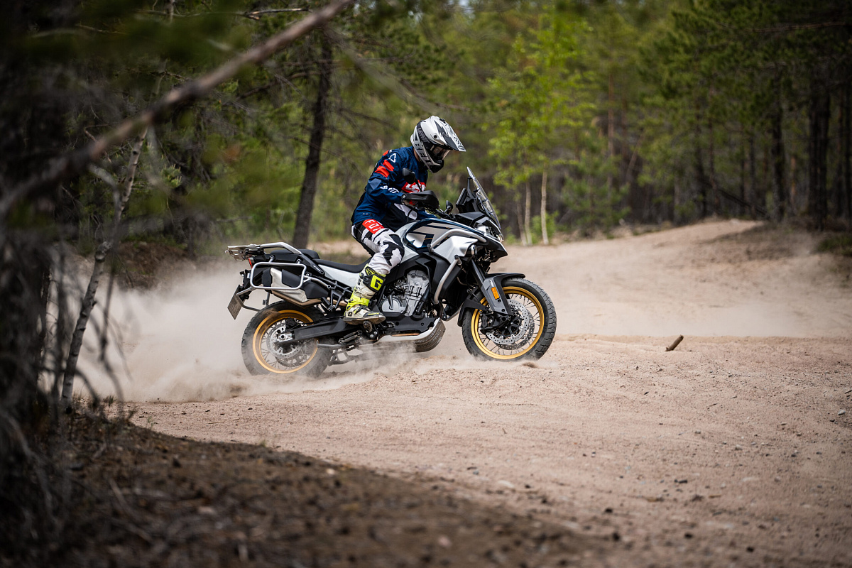 CFMOTO 800MT Explore (ABS)