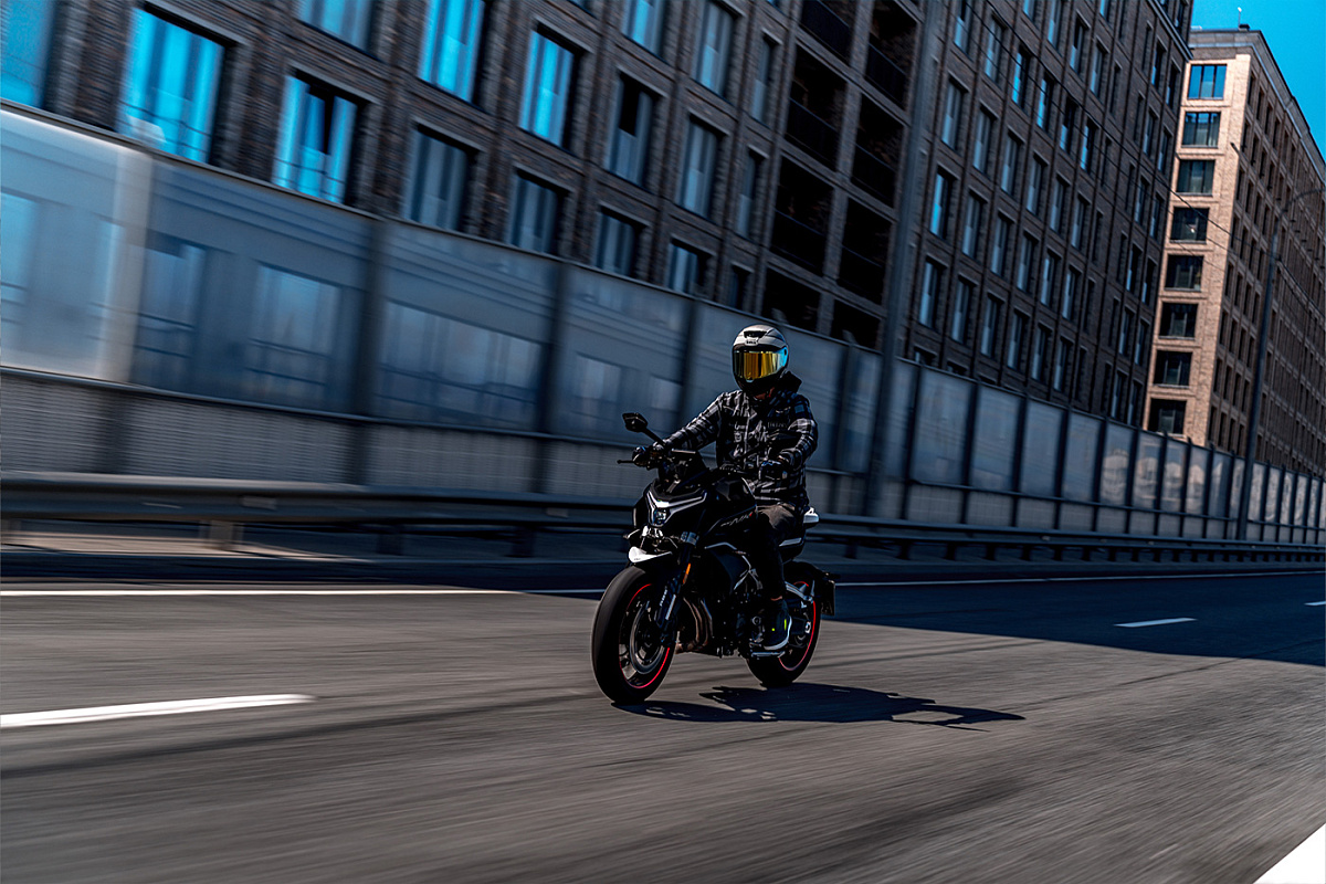 CFMOTO 800NK Advanced (ABS)