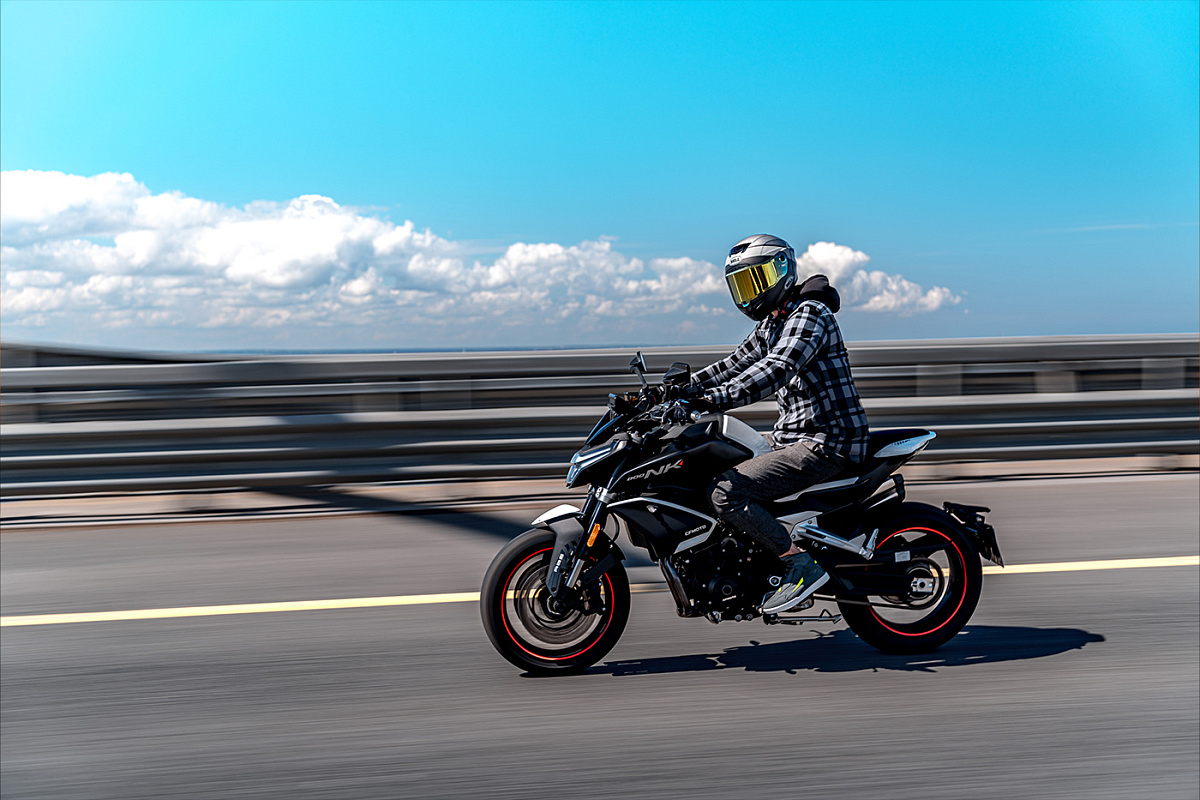 CFMOTO 800NK Advanced (ABS)