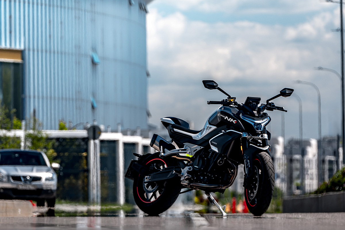 CFMOTO 800NK Advanced (ABS)