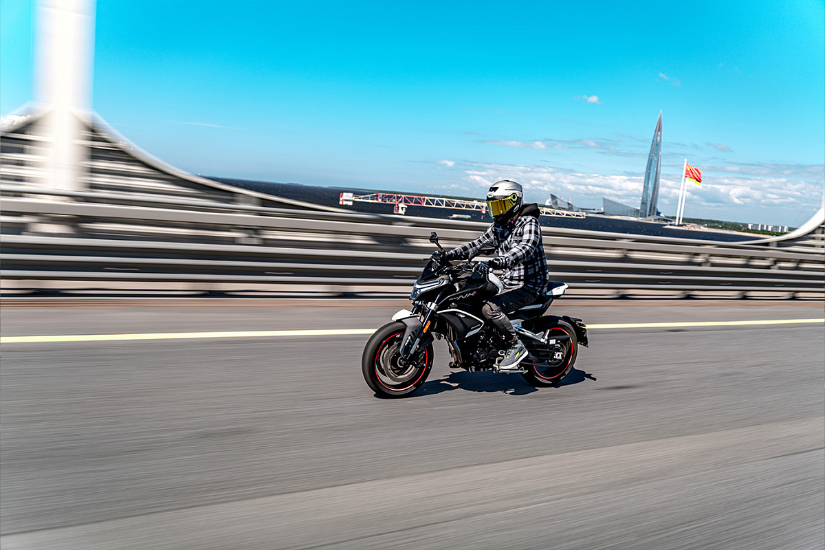 CFMOTO 800NK Advanced (ABS)