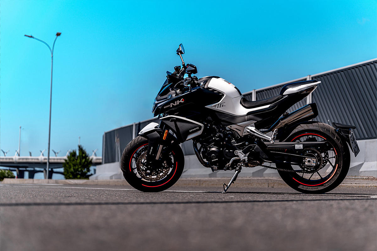 CFMOTO 800NK Advanced (ABS)