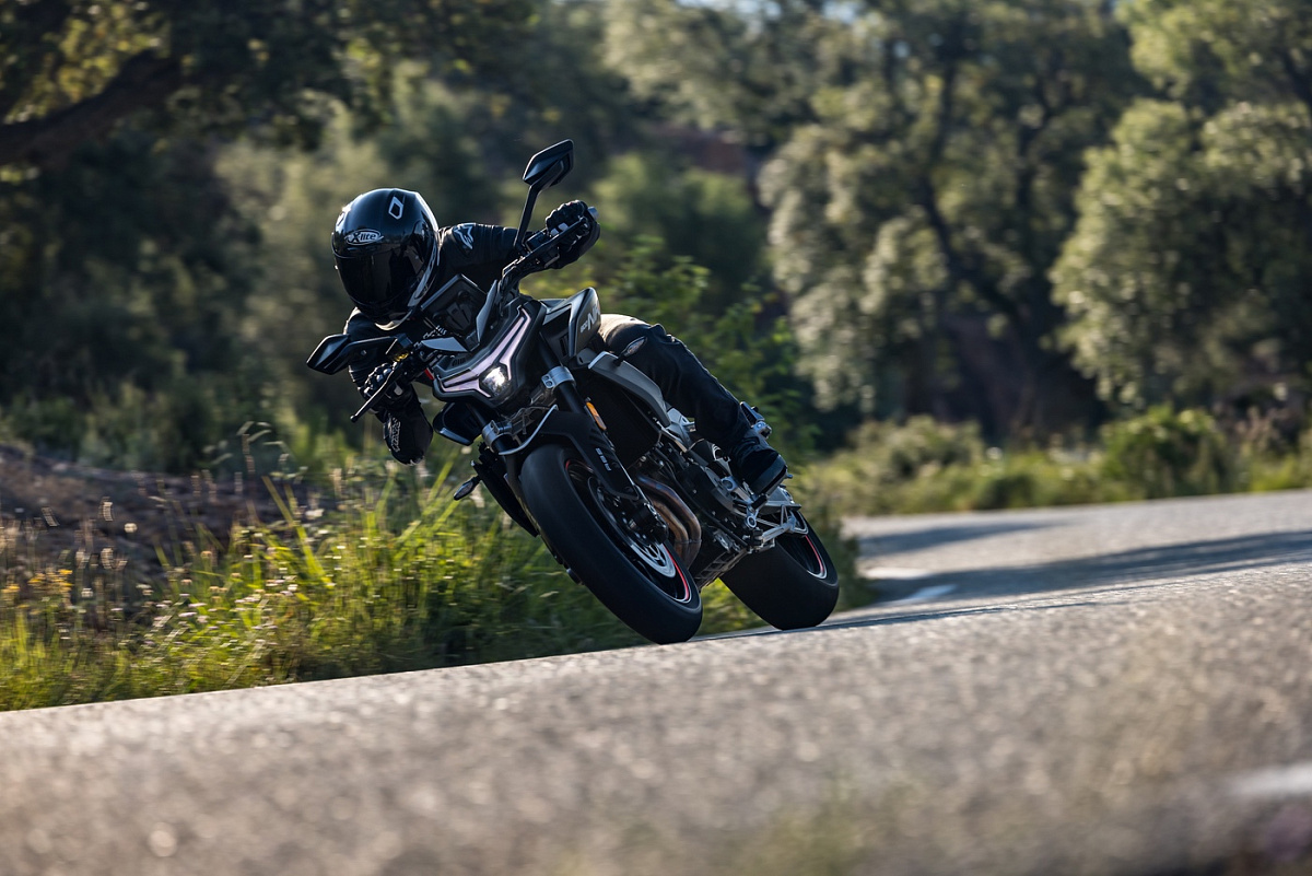 CFMOTO 800NK Advanced (ABS)