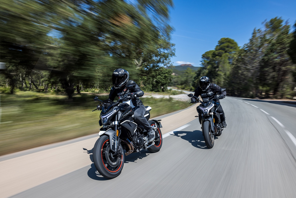 CFMOTO 800NK Advanced (ABS)